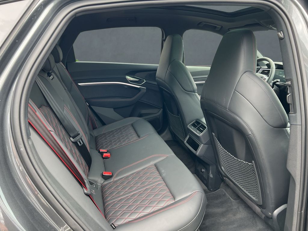 Audi SQ8 e-tron 2024