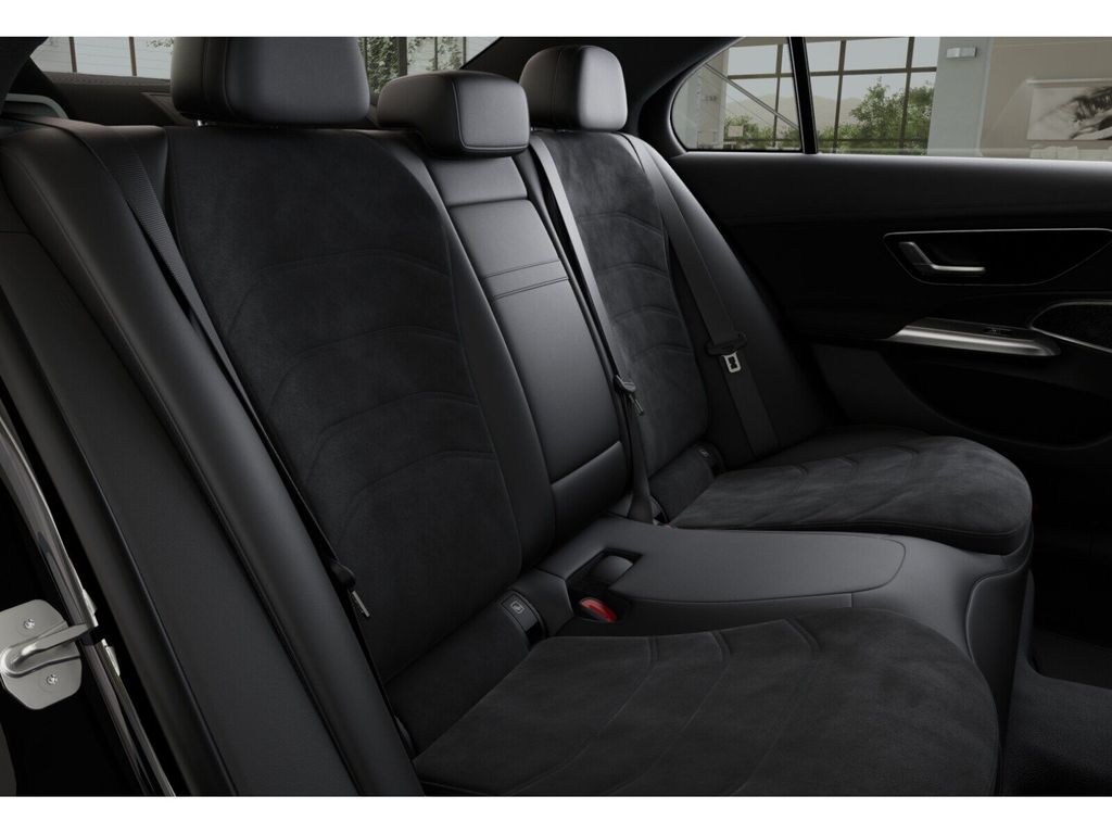 Mercedes-Benz E 300 2025