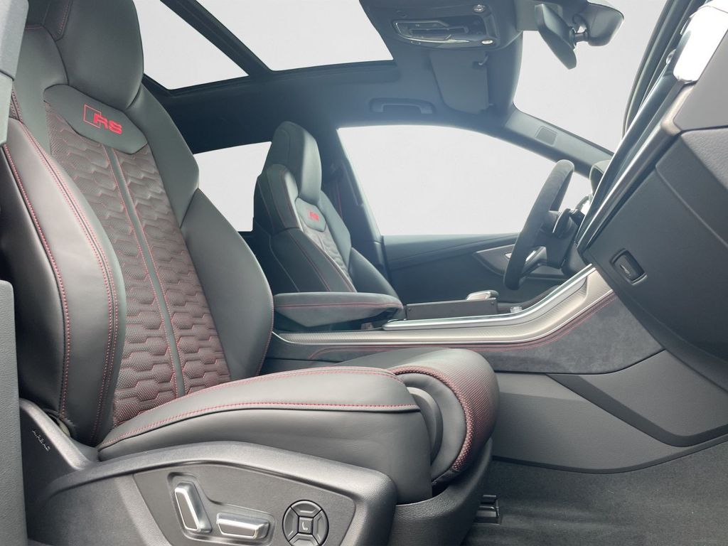 Audi RSQ8 2025
