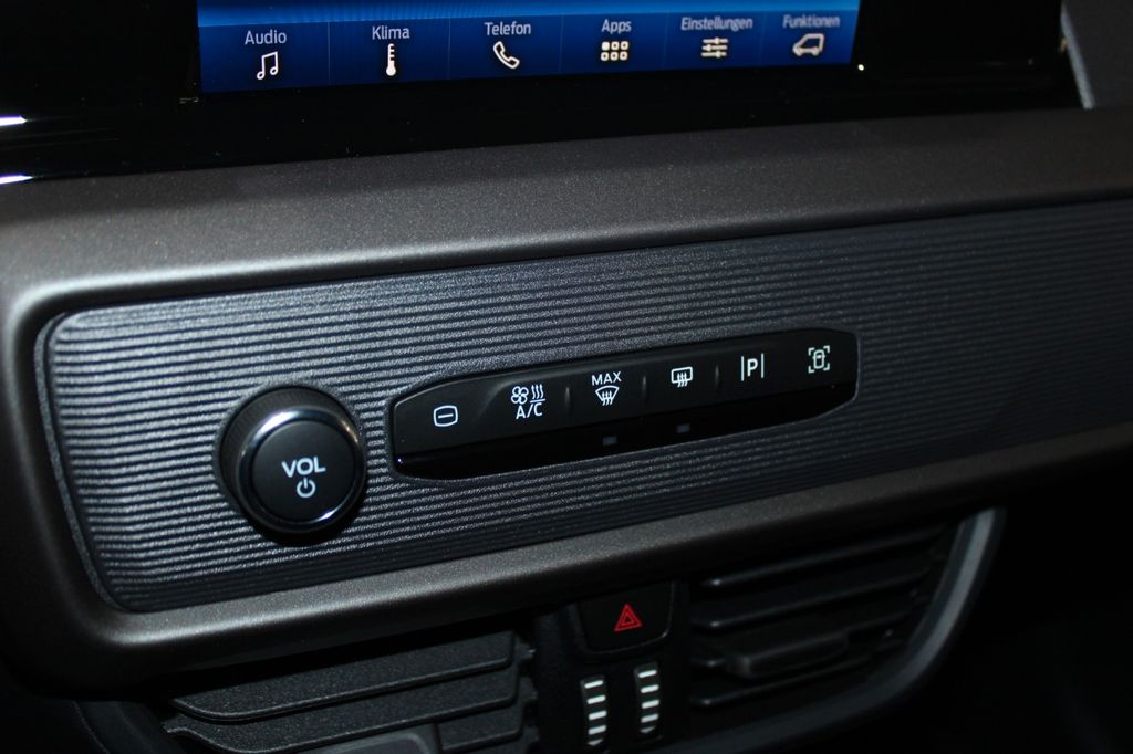 Ford Transit Courier 2025