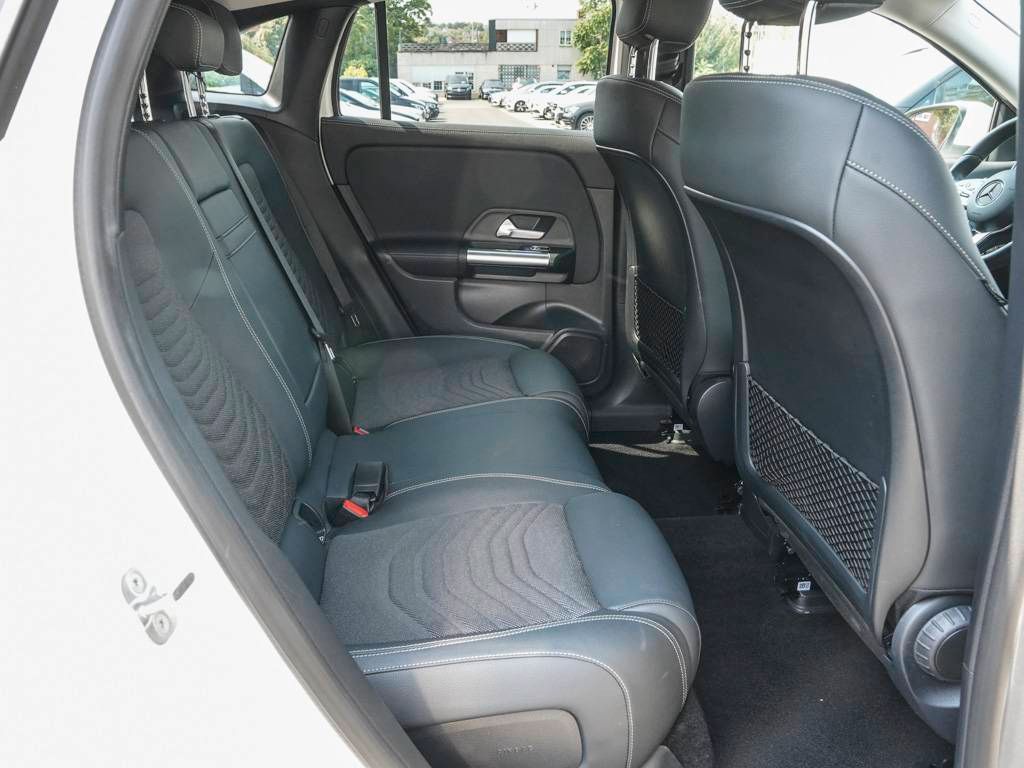 Mercedes-Benz EQA 2023