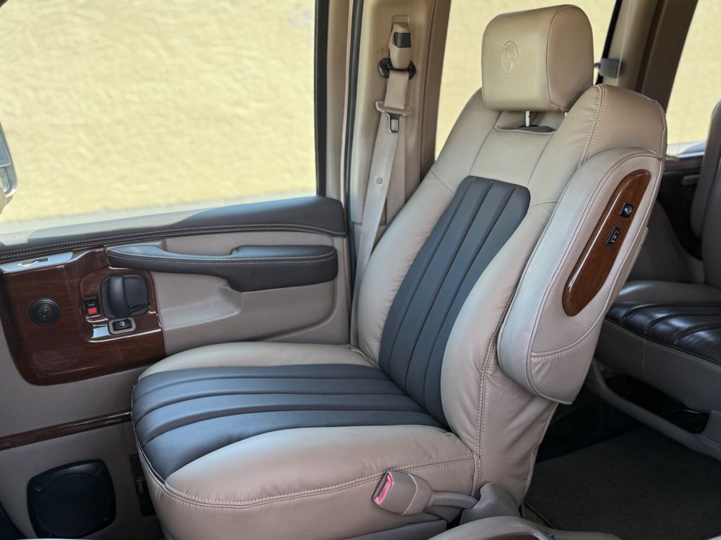 Chevrolet Express 2013