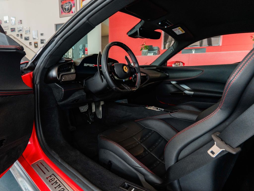 Ferrari SF90 2023