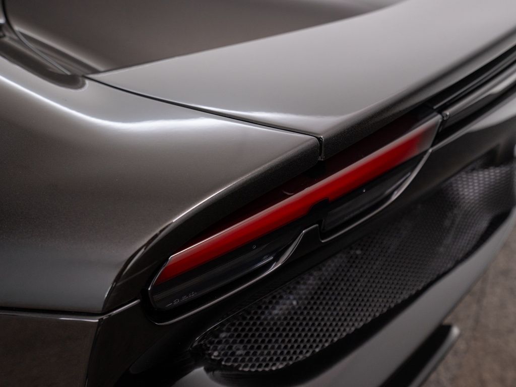 Ferrari 296 GTS 2024