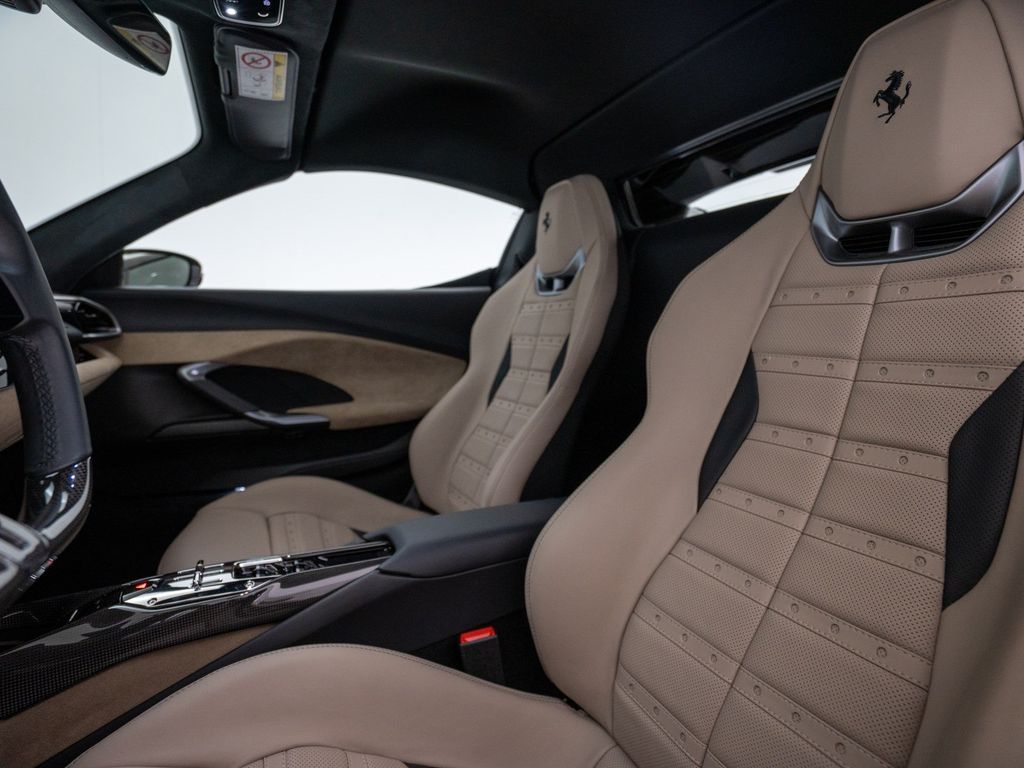 Ferrari 296 GTS 2024