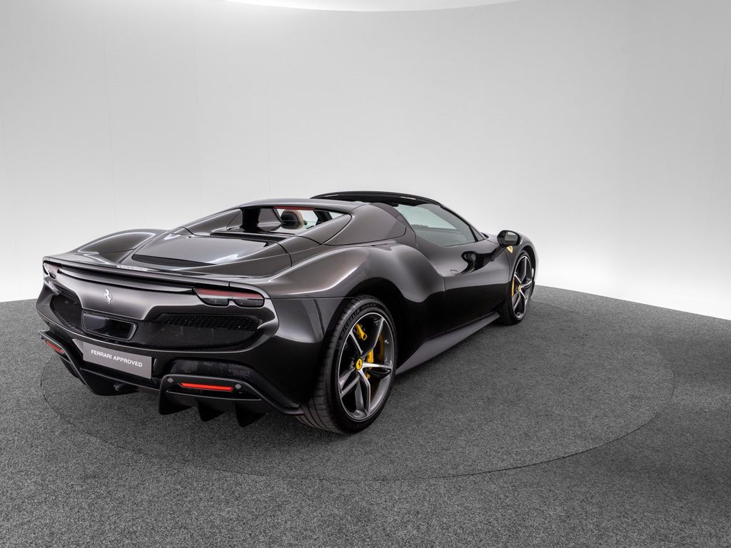 Ferrari 296 GTS 2024