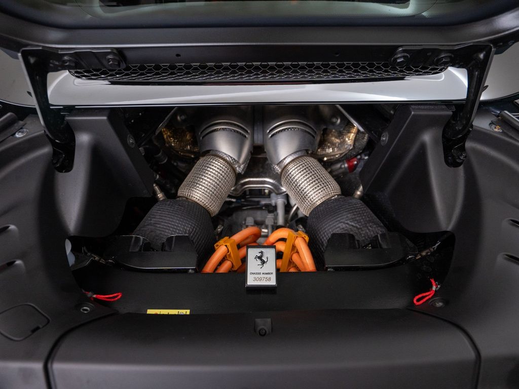 Ferrari 296 GTS 2024