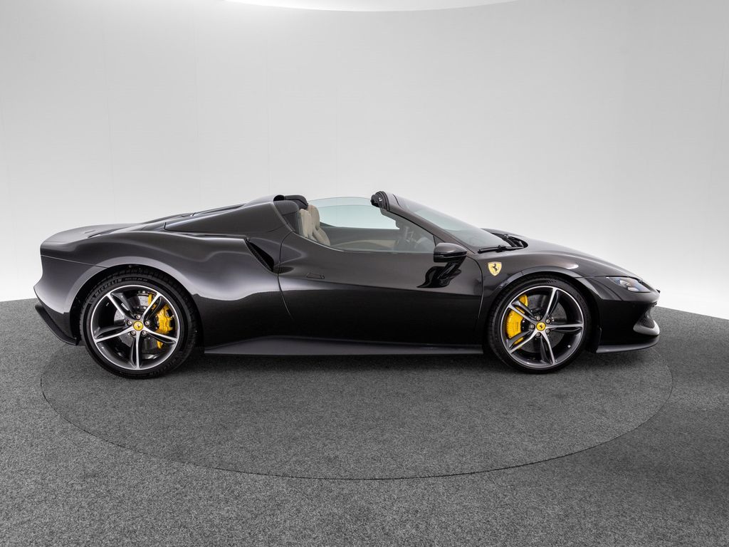 Ferrari 296 GTS 2024