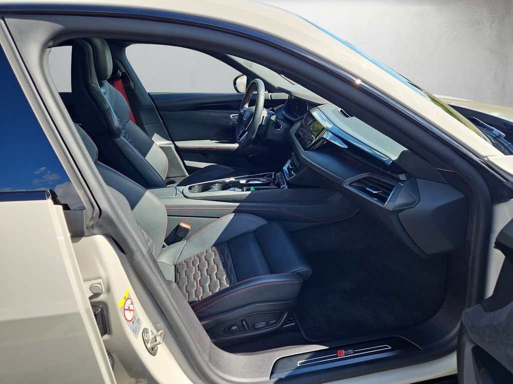 Audi RS e-tron GT 2024