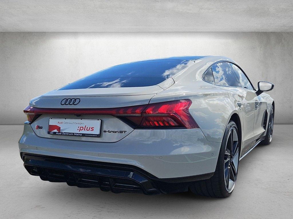 Audi RS e-tron GT 2024