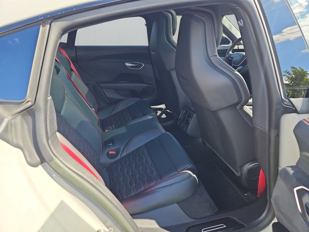 Audi RS e-tron GT 2024