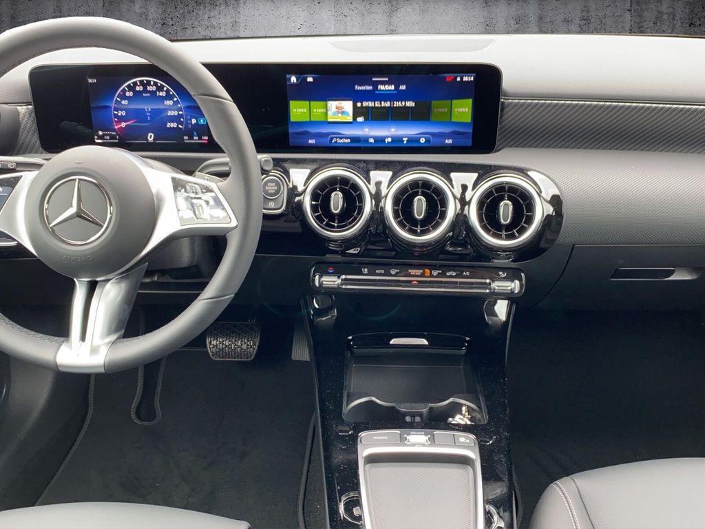 Mercedes-Benz A 200 2024