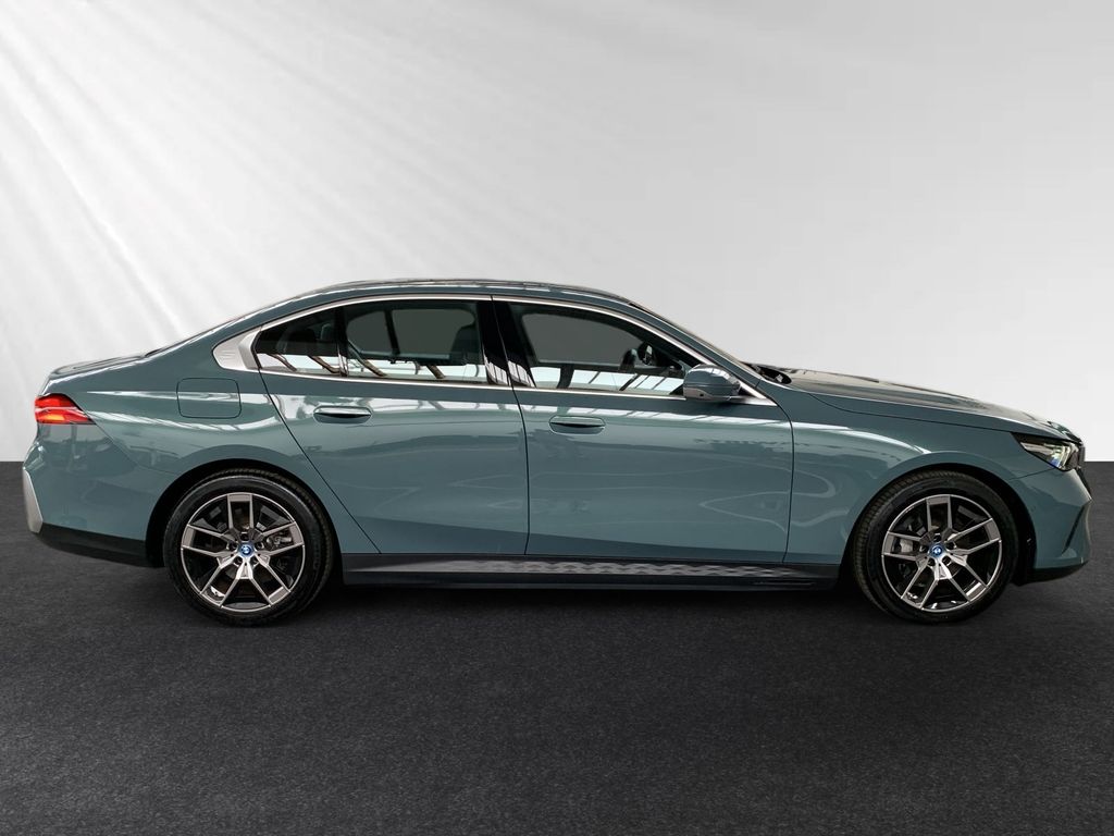 BMW i5 2024