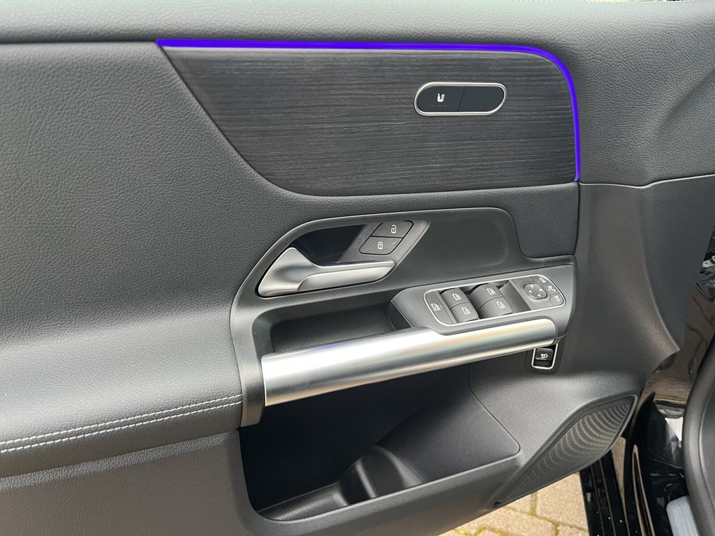 Mercedes-Benz B 200 2025