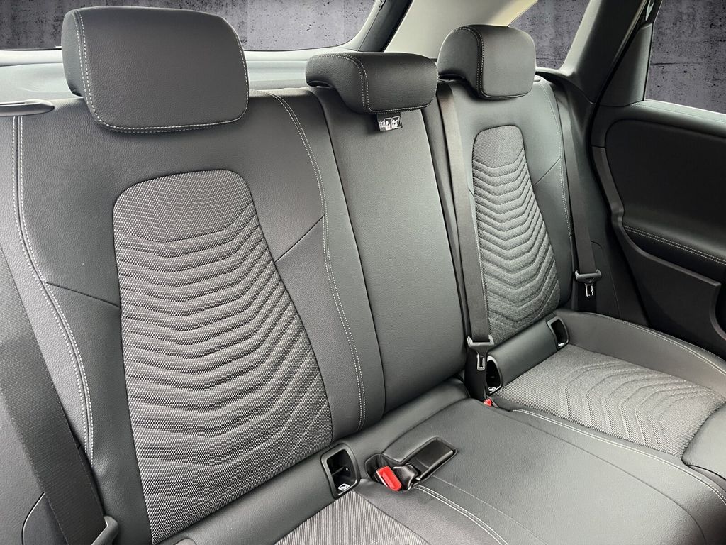 Mercedes-Benz B 200 2025