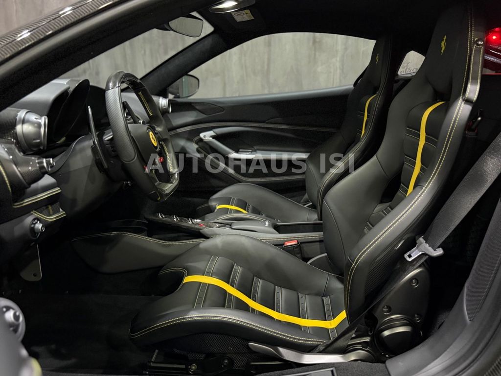 Ferrari F8 2023