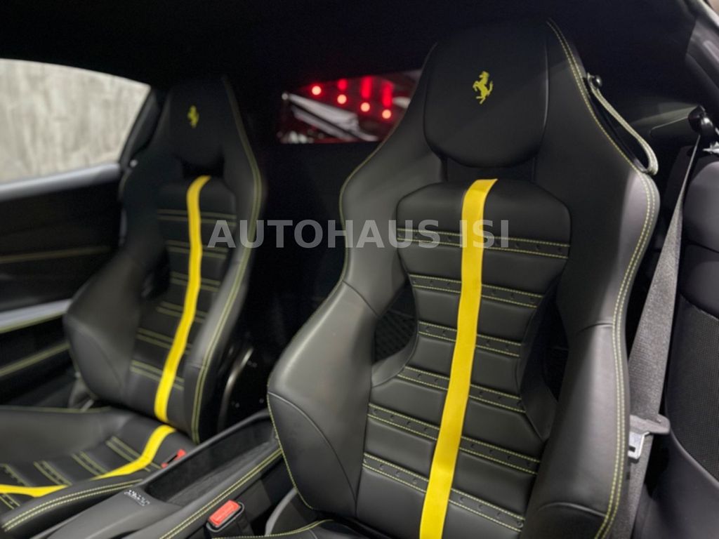 Ferrari F8 2023