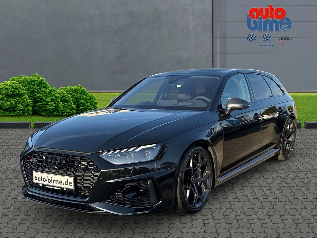 Audi RS4 2025
