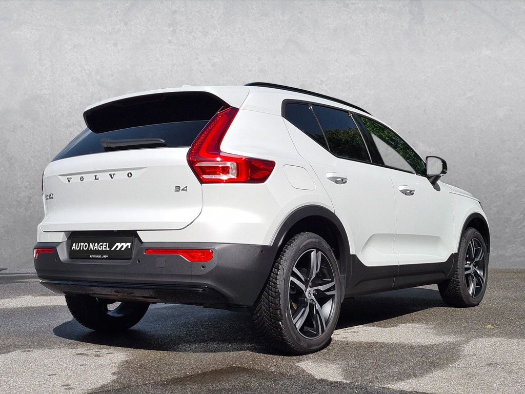 Volvo XC40 2025