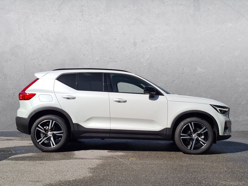 Volvo XC40 2025