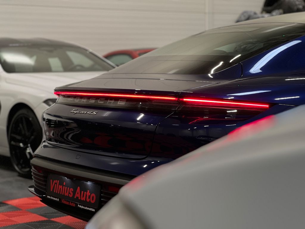 Porsche Taycan 2024