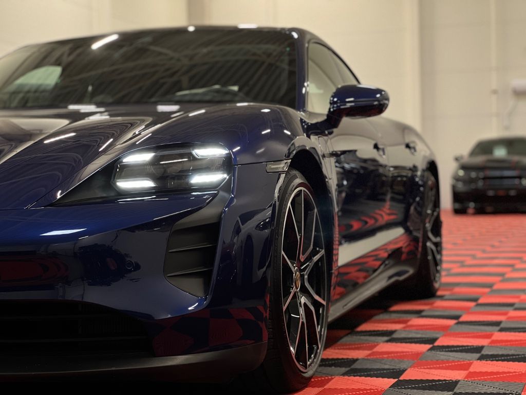 Porsche Taycan 2024