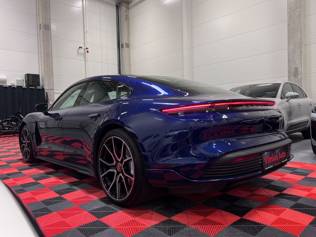 Porsche Taycan 2024
