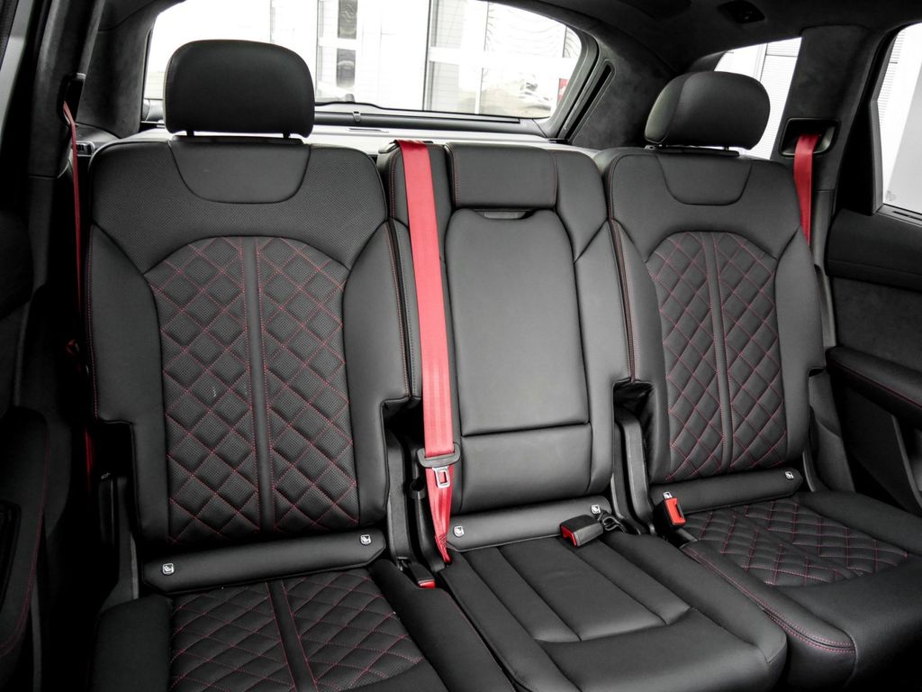 Audi SQ7 2025