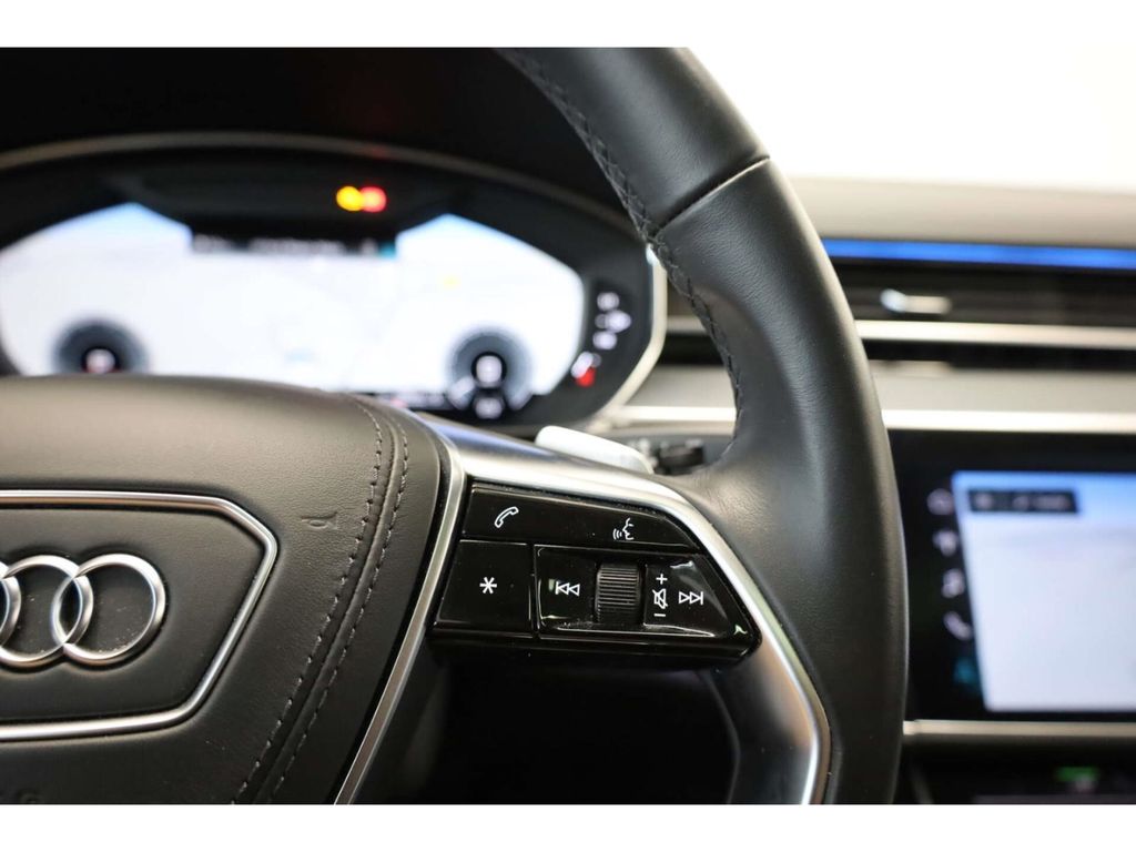 Audi A8 2022