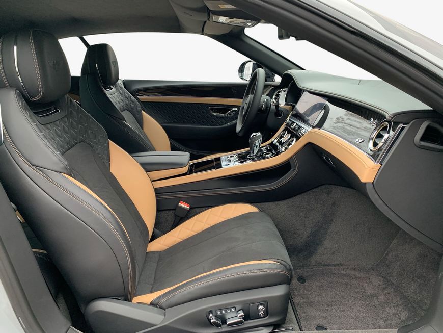 Bentley Continental GTC 2023