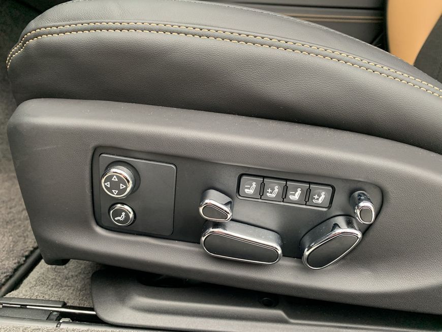 Bentley Continental GTC 2023