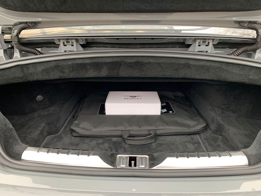 Bentley Continental GTC 2023