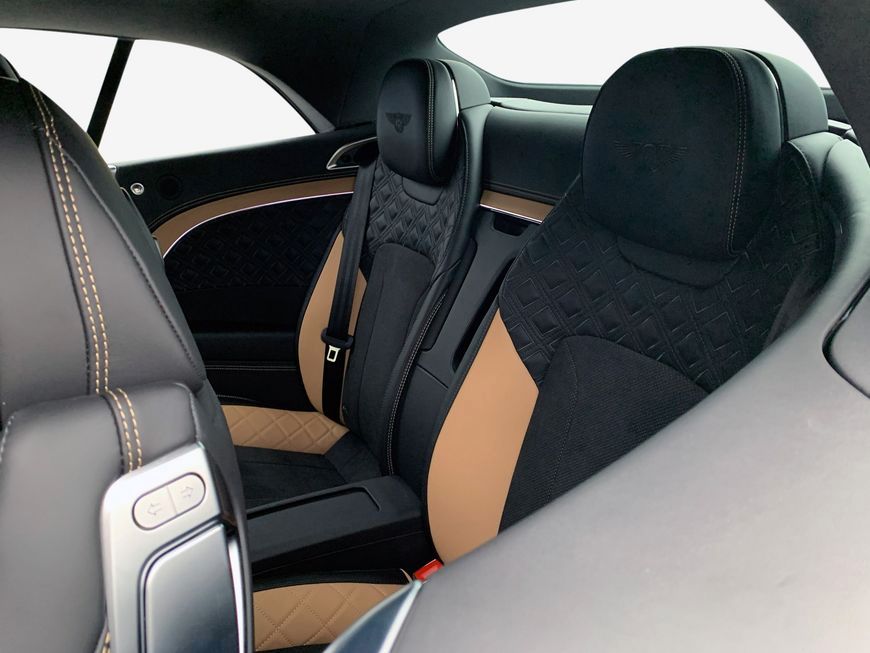 Bentley Continental GTC 2023