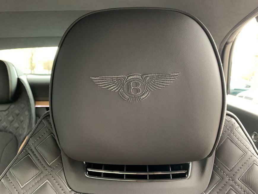 Bentley Continental GTC 2023