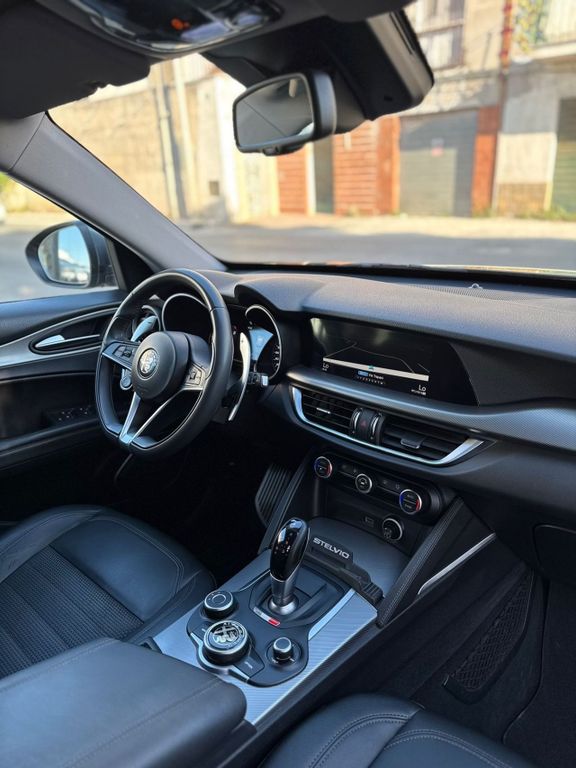 Alfa Romeo Stelvio 2019