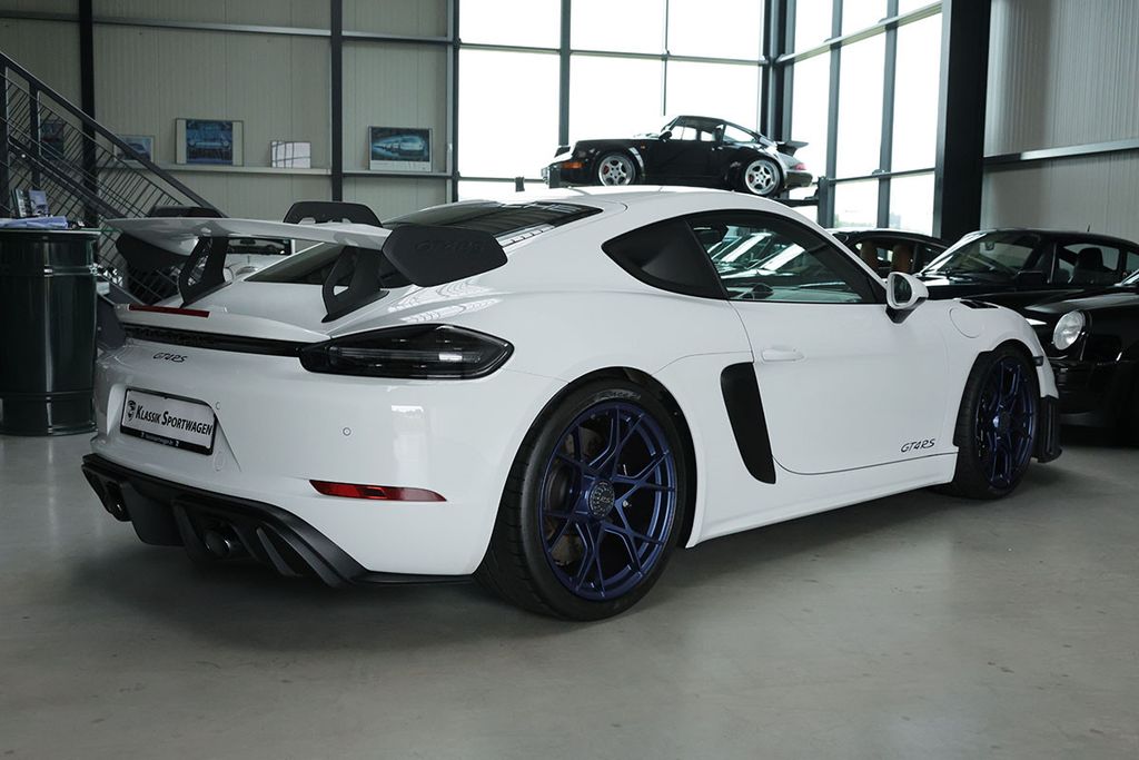 Porsche Cayman 2025