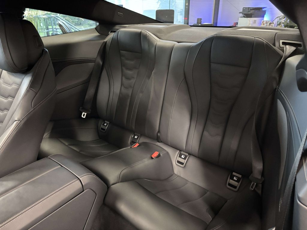 BMW M850 2025