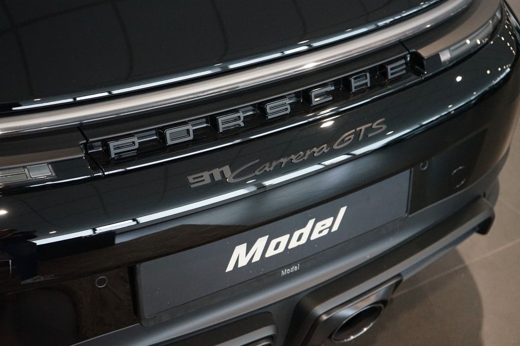 Porsche 992 2025