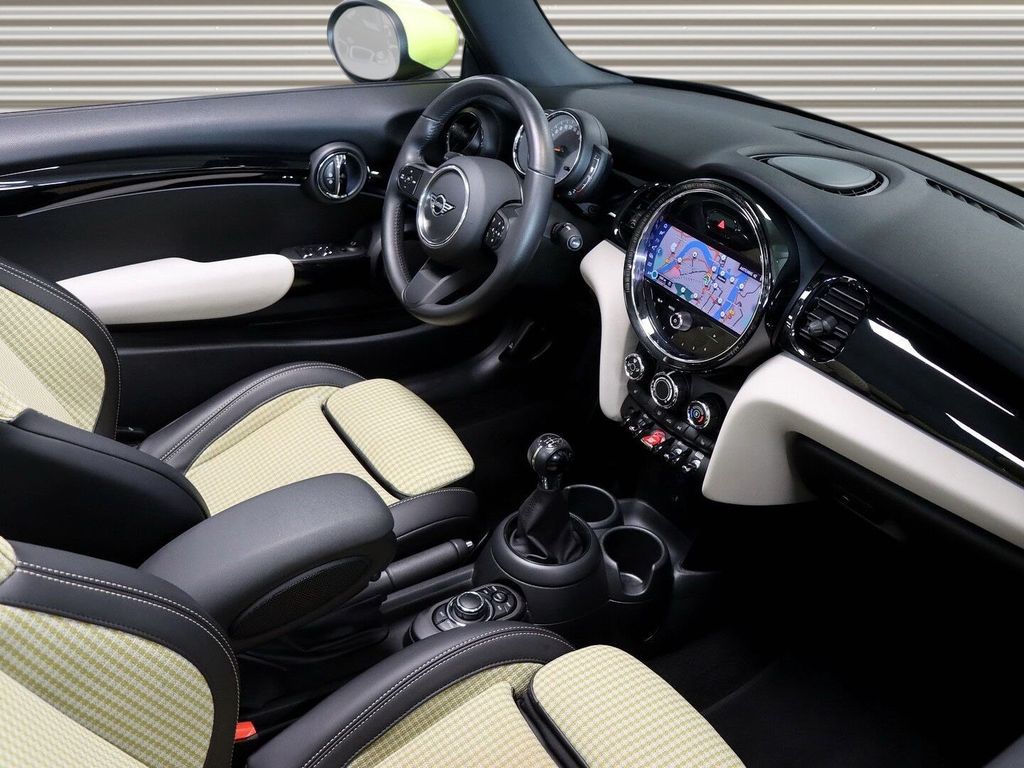 MINI One Cabrio 2022