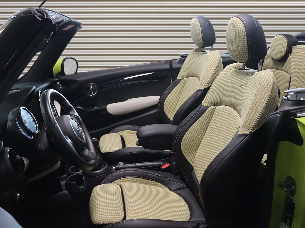 MINI One Cabrio 2022