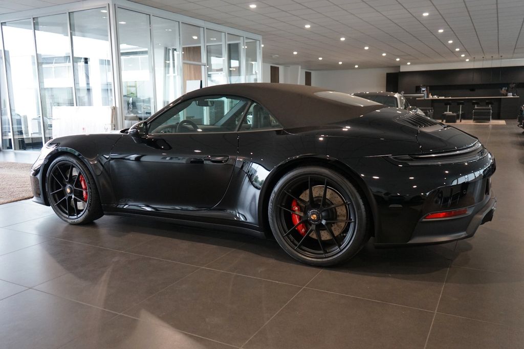 Porsche 992 2025