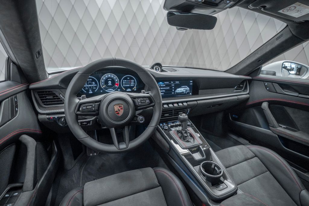 Porsche 992 2025