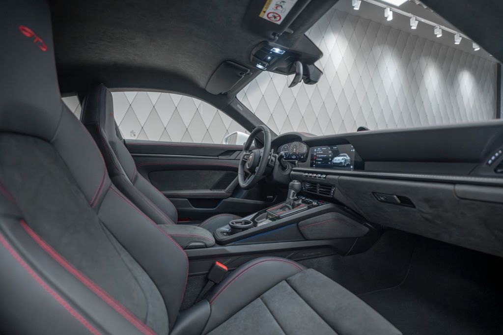 Porsche 992 2025