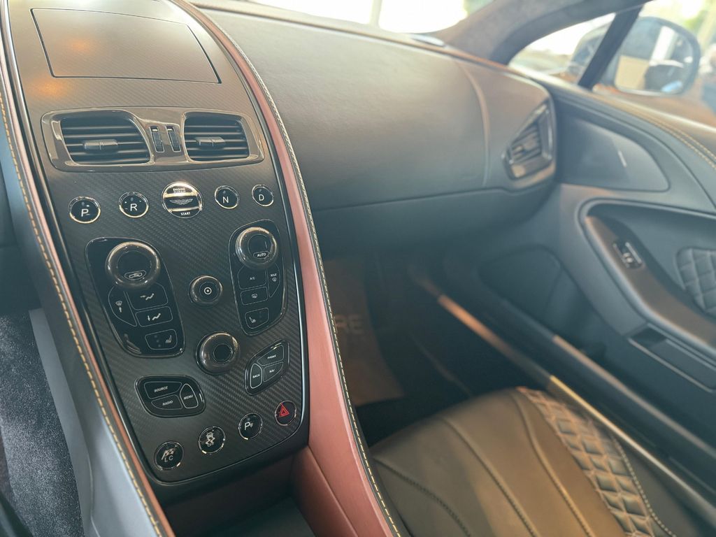 Aston Martin Vanquish 2019