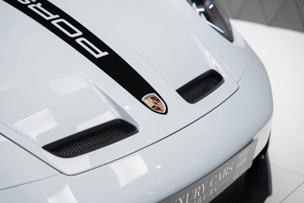Porsche 992 2025