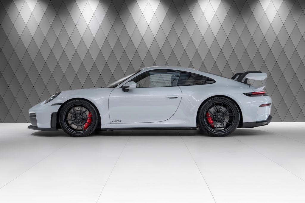 Porsche 992 2025
