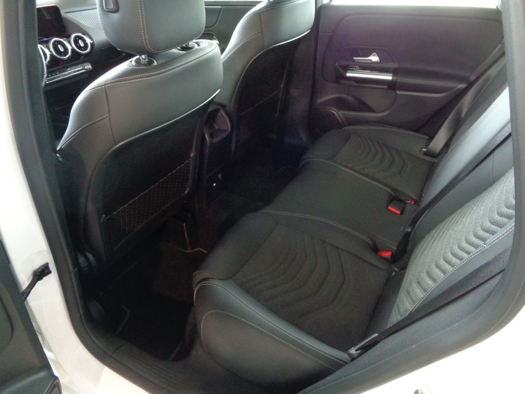 Mercedes-Benz B 250 2024