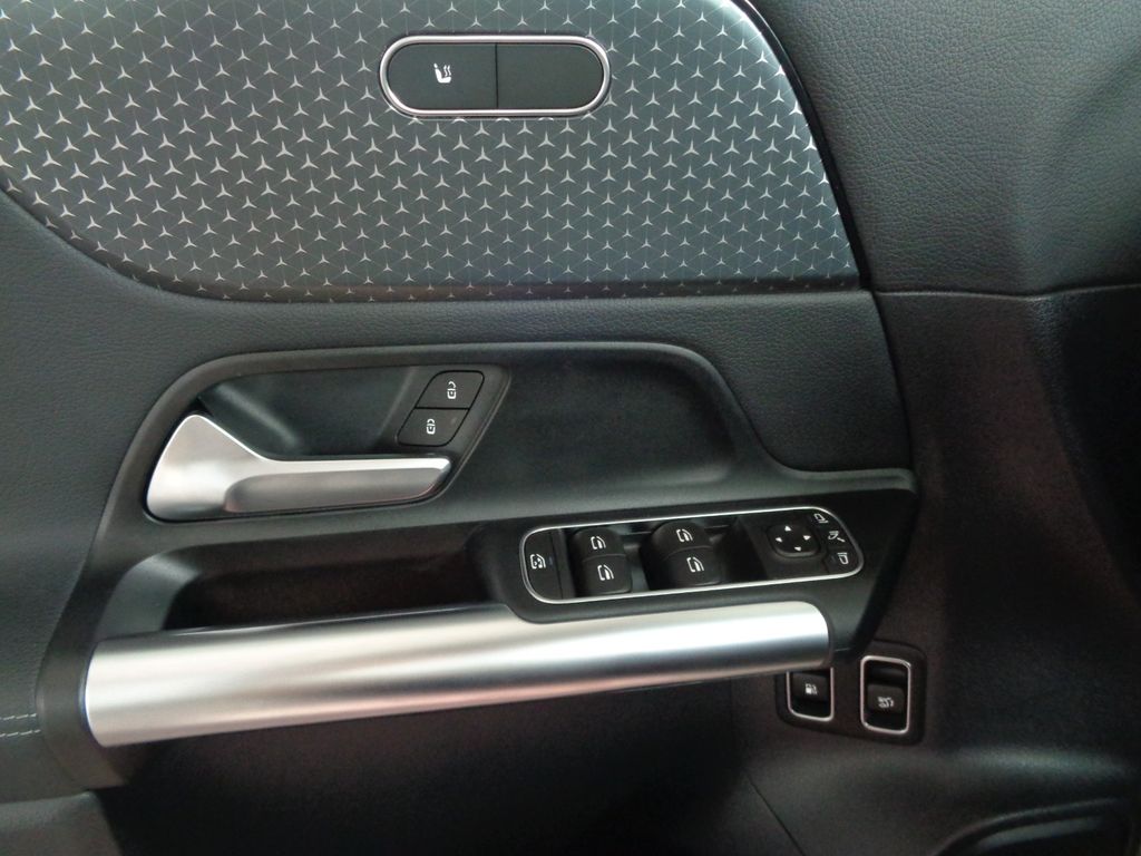Mercedes-Benz B 250 2024