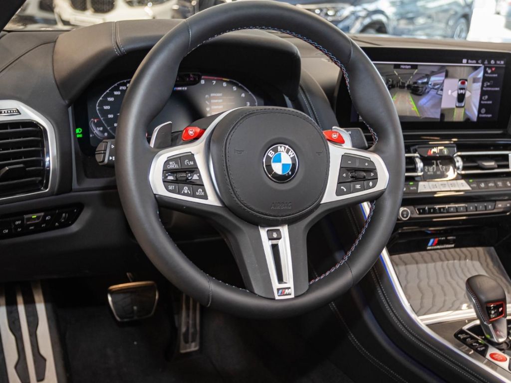 BMW M8 2025