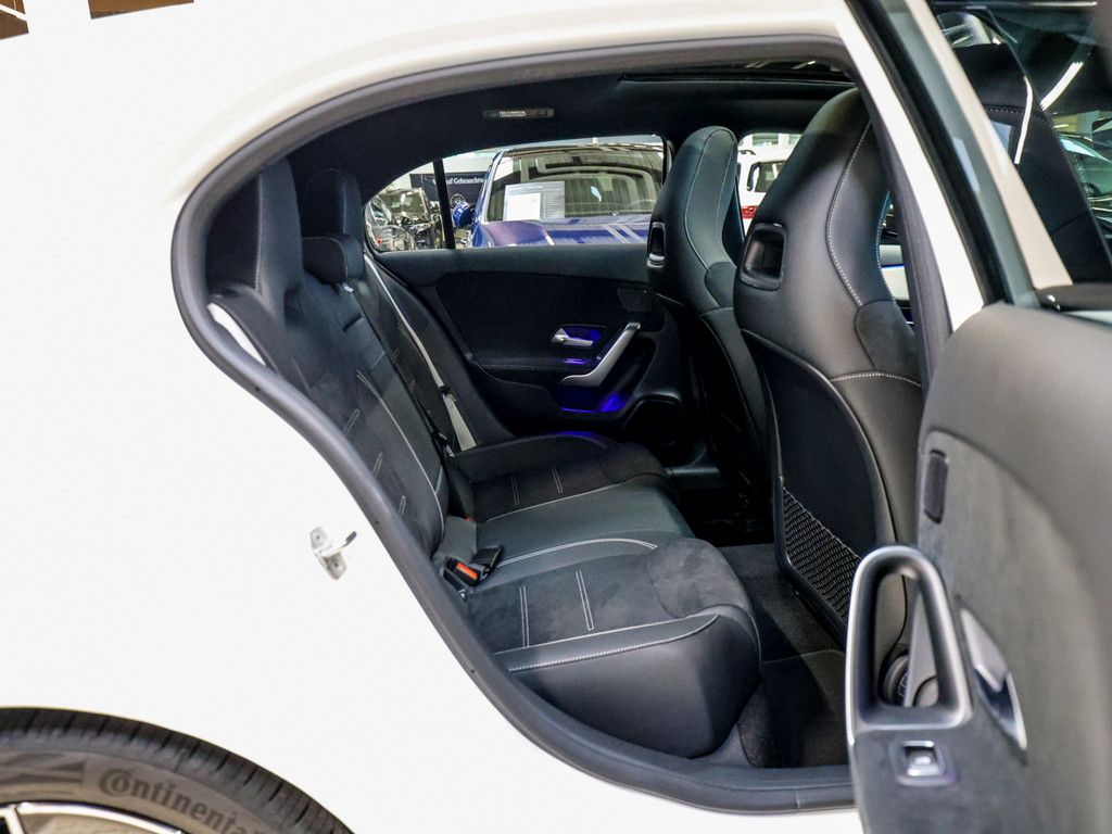 Mercedes-Benz A 180 2025